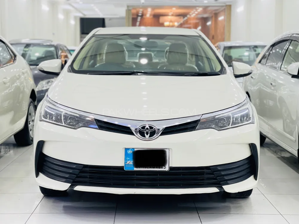 Toyota Corolla 2018 for Sale in Peshawar Image-1