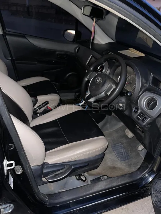 Toyota Vitz 2013 for Sale in Hyderabad Image-1