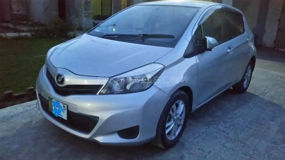 Toyota Vitz 2011 for Sale in Peshawar Image-1