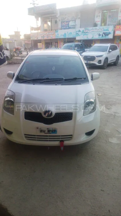 Toyota Vitz 2007 for Sale in Mardan Image-1