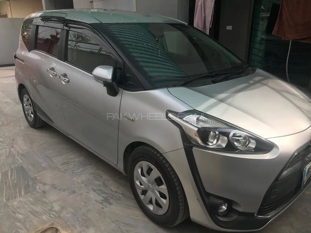 Toyota Sienta 2017 for sale in Islamabad | PakWheels