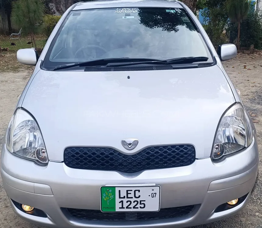 Toyota Vitz 2003 for Sale in Mardan Image-1
