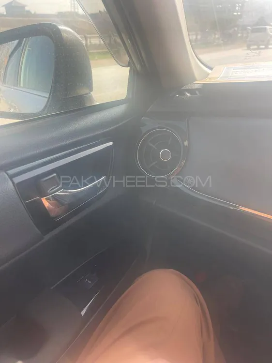 Toyota Corolla Fielder 2018 for Sale in Peshawar Image-1