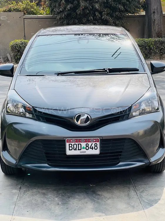 Toyota Vitz 2015 for Sale in Multan Image-1