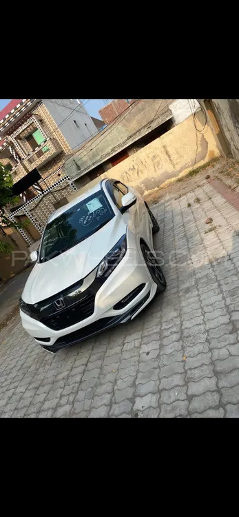 Honda Vezel 2017 for Sale in Gujrat Image-1