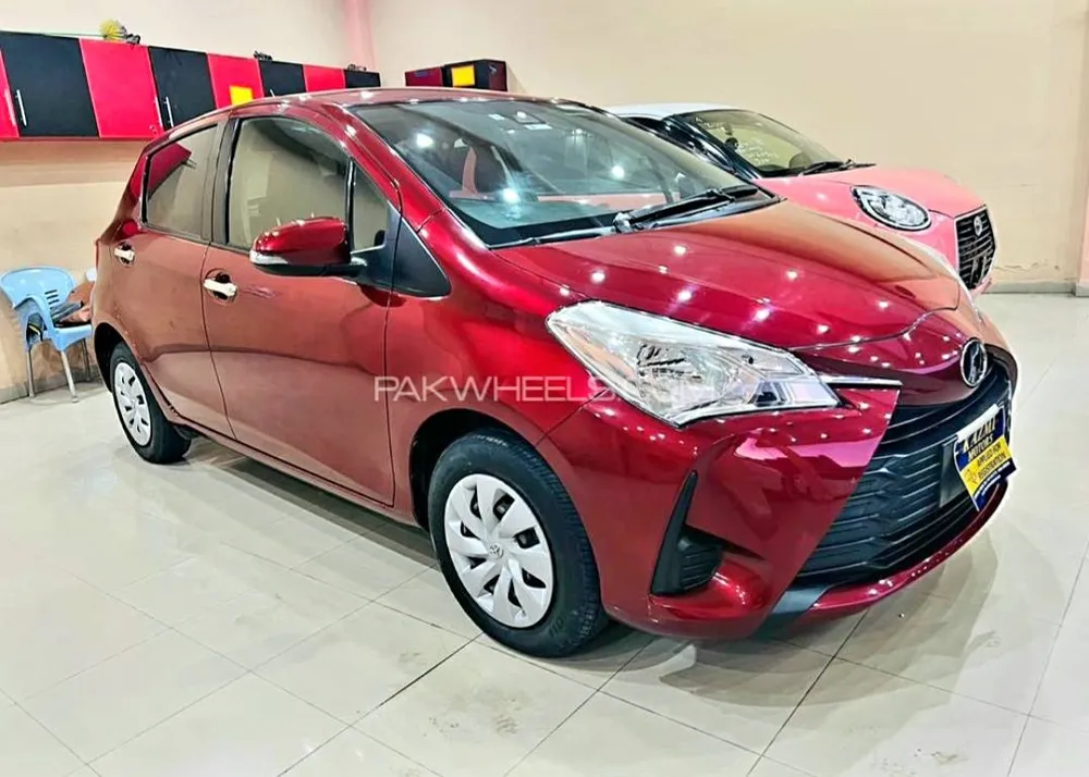 Toyota Vitz 2014 for Sale in Lahore Image-1