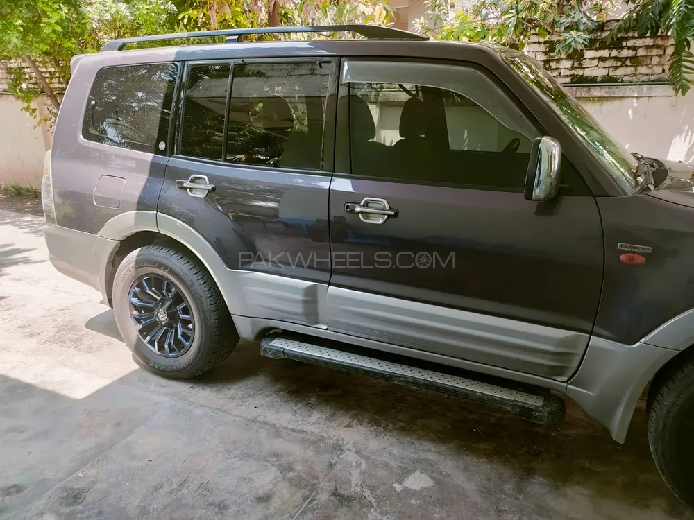 Mitsubishi Pajero 1999 for Sale in Islamabad Image-1