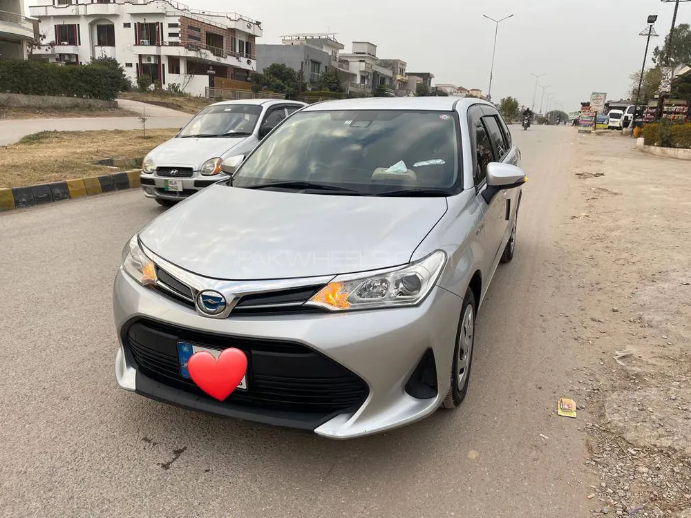 Toyota Corolla Fielder 2017 for Sale in Islamabad Image-1