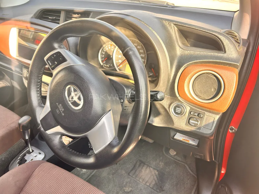 Toyota Vitz 2011 for Sale in Islamabad Image-1
