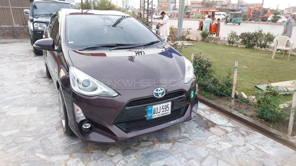 Toyota Aqua 2017 for Sale in Peshawar Image-1