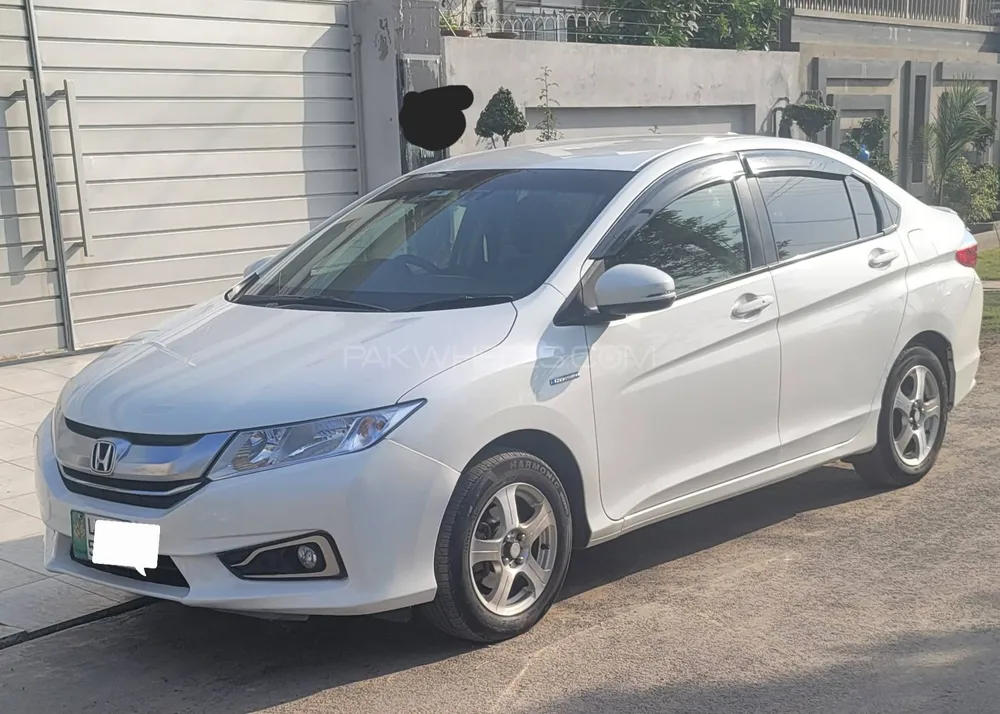 Honda Grace Hybrid 2015 for Sale in Lahore Image-1