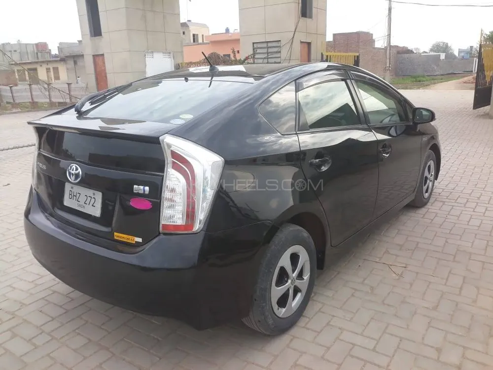 Toyota Prius 2013 for Sale in Multan Image-1
