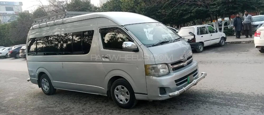 Toyota Hiace 2013 for Sale in Islamabad Image-1