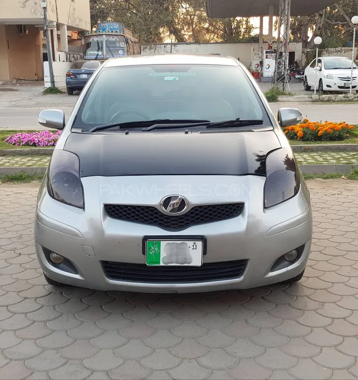 Toyota Vitz 2009 for Sale in Kharian Image-1