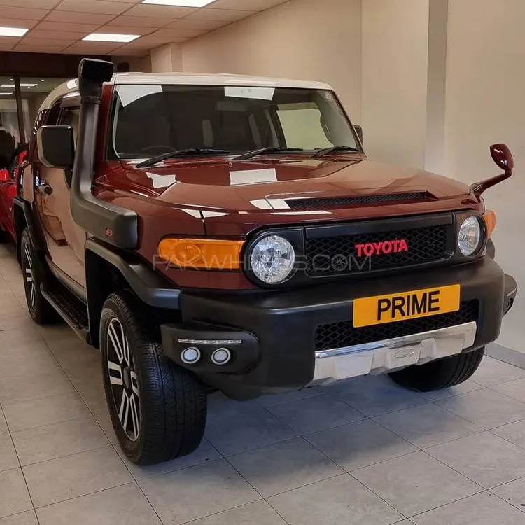 Toyota Fj Cruiser 2011 for Sale in Karachi Image-1
