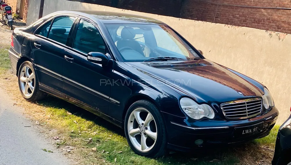 Mercedes Benz C Class 2002 for Sale in Lahore Image-1