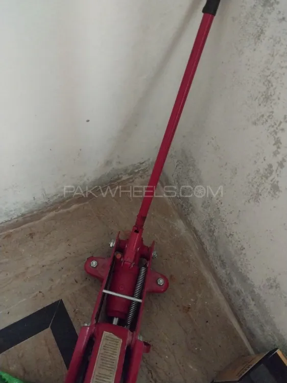 Car Jack Image-1