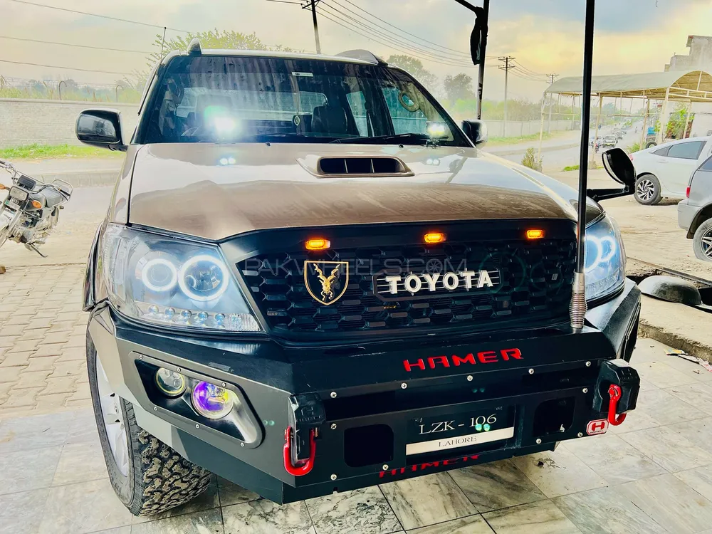 Toyota Hilux 2004 for Sale in Wah cantt Image-1