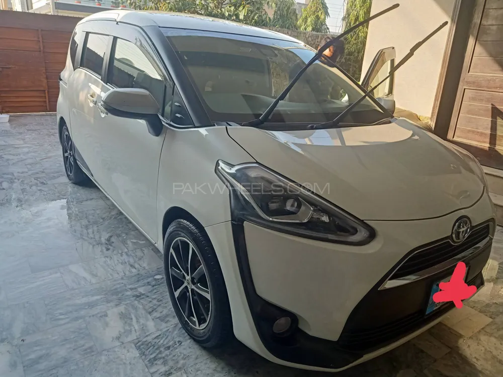 Toyota Sienta 2016 for Sale in Faisalabad Image-1