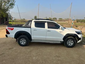 Toyota Hilux 4x4 Double Cab Standard 2007 for Sale