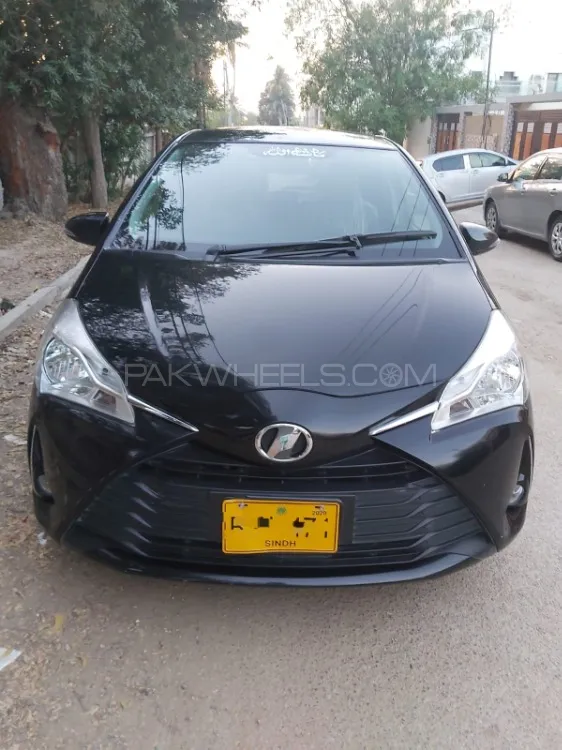 Toyota Vitz 2017 for Sale in Karachi Image-1