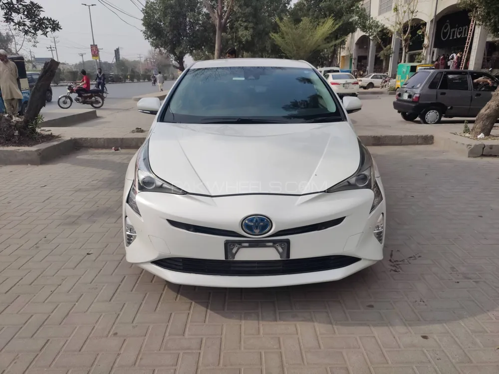Toyota Prius 2018 for Sale in Faisalabad Image-1