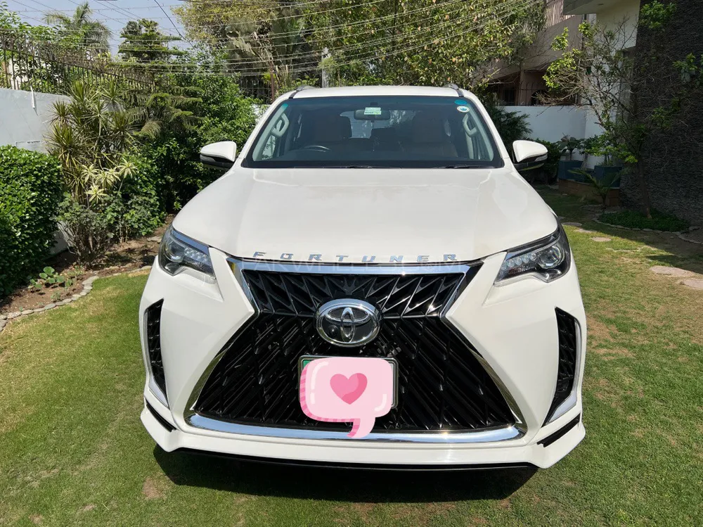 Toyota Fortuner 2017 for Sale in Lahore Image-1