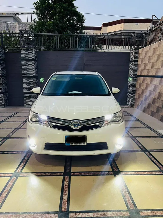 Toyota Corolla Axio 2014 for Sale in Islamabad Image-1