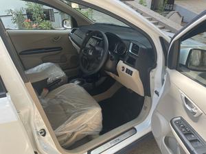 Honda BRV-S
Model 2022
Reg 2023
First Owner
White Colour
Glass Coated
100% Orignal
Push Start
Low Mileage 1100..!!

SIGNATURE AUTOS
KBWR