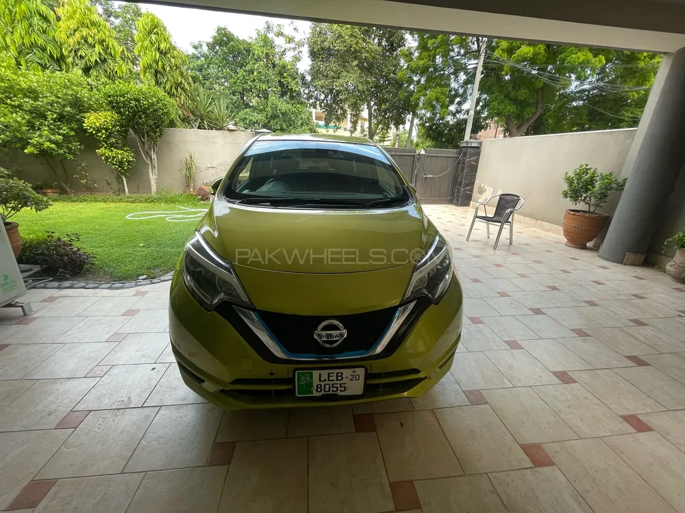 Nissan Note 2017 for Sale in Lahore Image-1