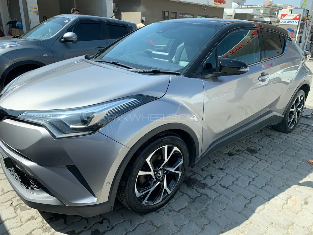 Toyota C-HR 2017 for Sale in Islamabad Image-1