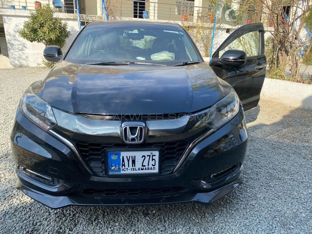 Honda Vezel 2017 for Sale in Peshawar Image-1