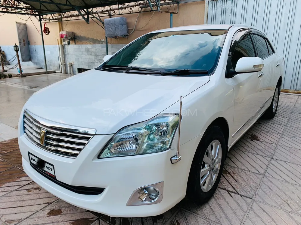 Toyota Premio 2012 for Sale in Hayatabad Image-1