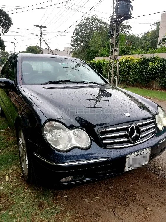 Mercedes Benz C Class 2003 for Sale in Lahore Image-1