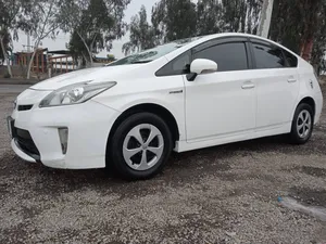 Toyota Prius S LED Edition 1.8 2013 for Sale