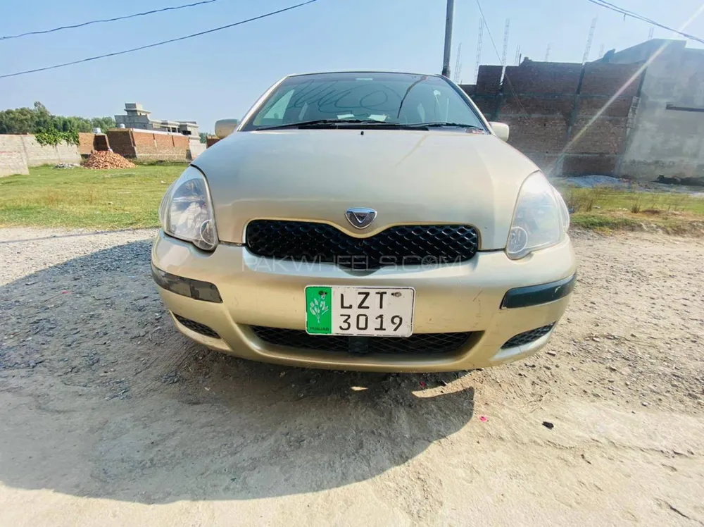 Toyota Vitz 2002 for Sale in Mardan Image-1