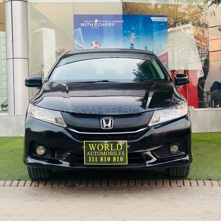 Honda Grace Hybrid 2014 for Sale in Karachi Image-1