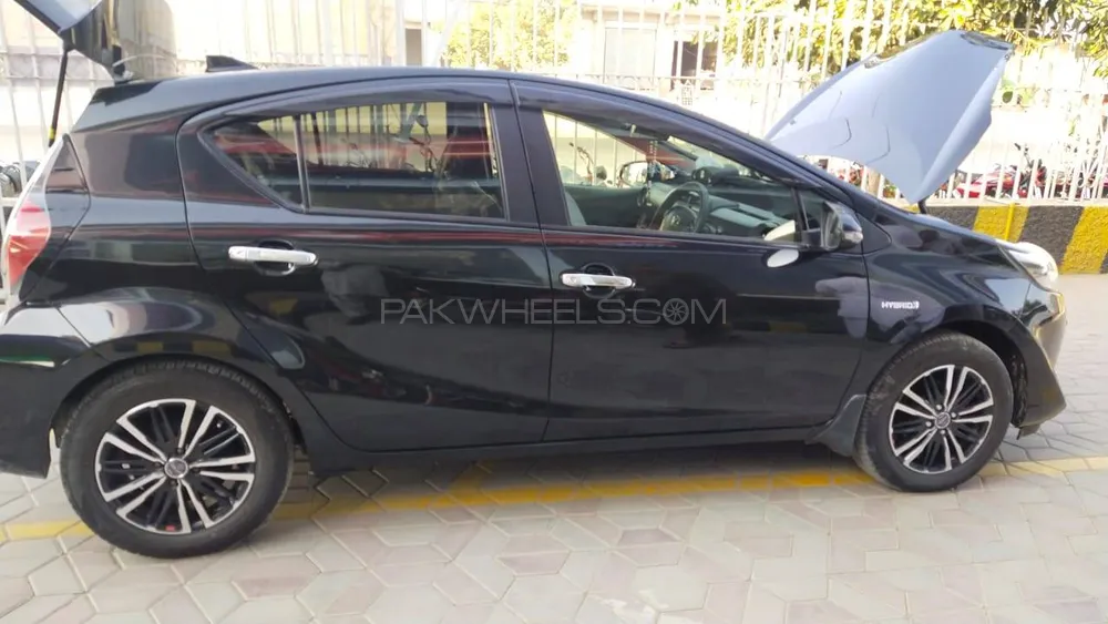 Toyota Aqua 2019 for Sale in D.G.Khan Image-1