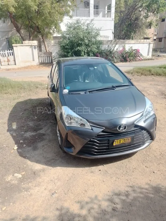 Toyota Vitz 2017 for Sale in Karachi Image-1