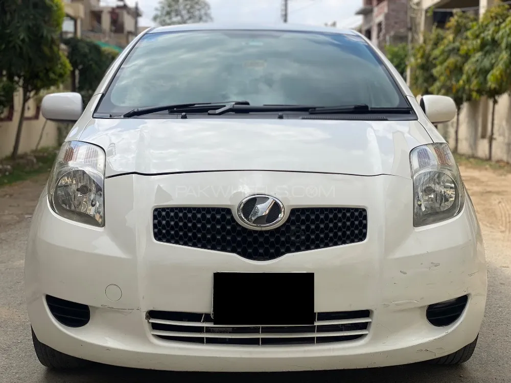 Toyota Vitz 2007 for Sale in Lahore Image-1