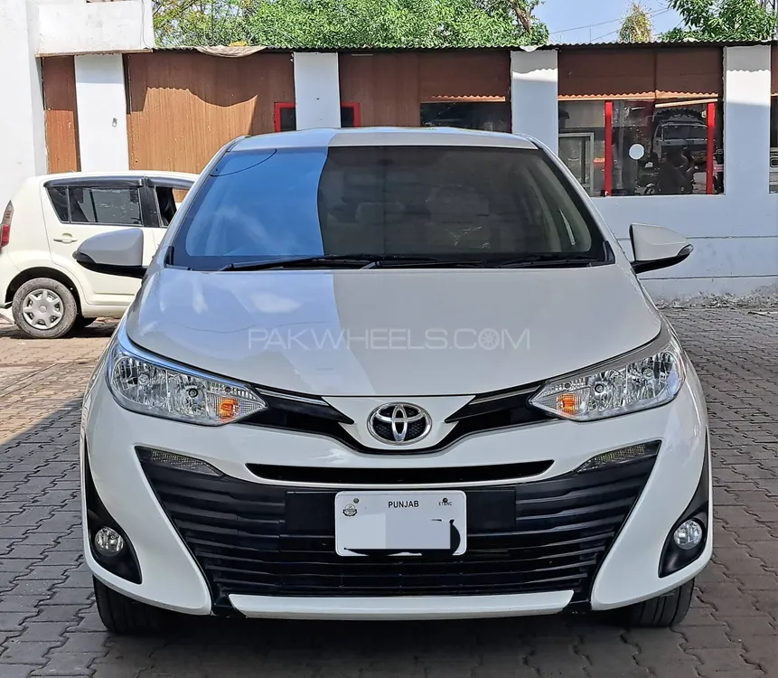 Toyota Yaris Sedan 2020 for Sale in Lahore Image-1