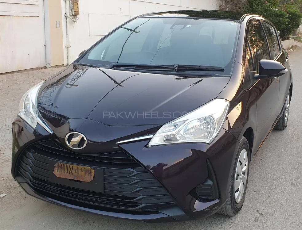 Toyota Vitz 2018 for Sale in Karachi Image-1