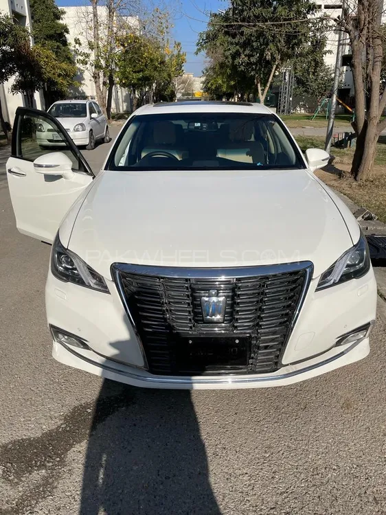 Toyota Crown 2016 for Sale in Islamabad Image-1