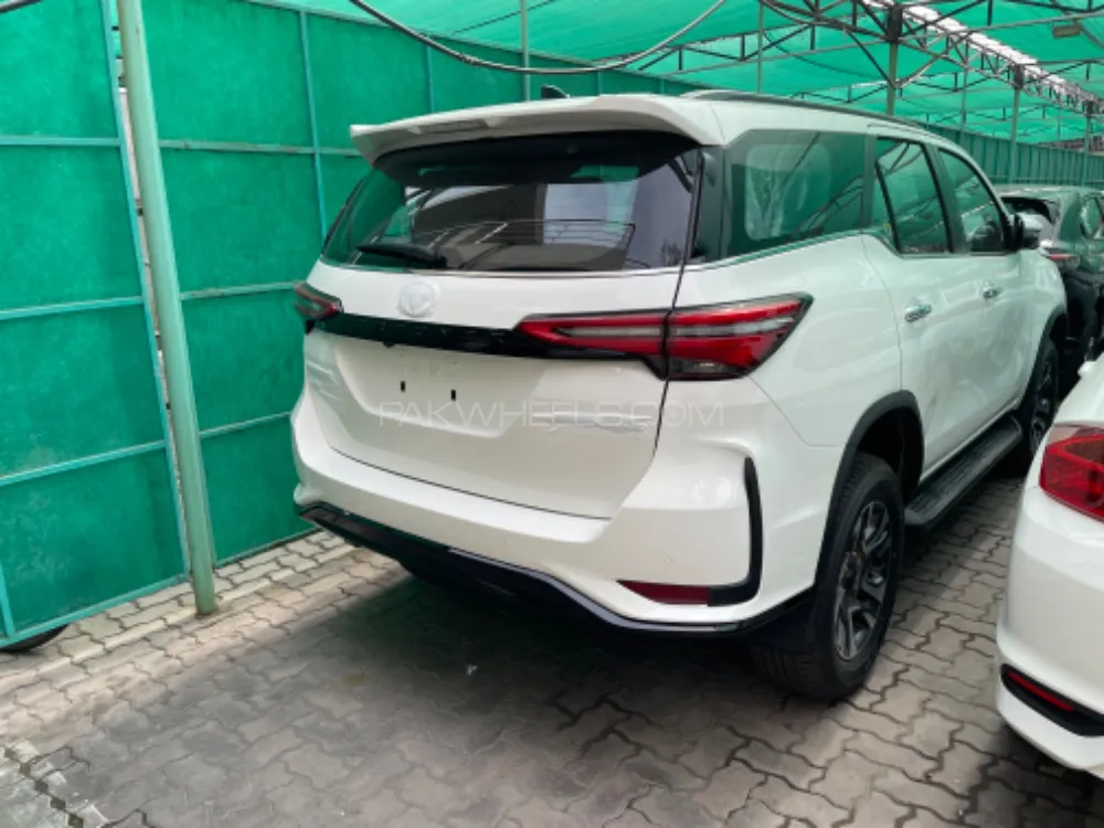 Toyota Fortuner 2022 for Sale in Lahore Toyota Fortuner 2022 for Sale in Lahore Image-5