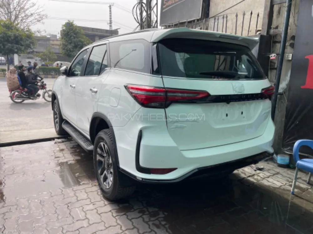 Toyota Fortuner 2022 for Sale in Lahore Toyota Fortuner 2022 for Sale in Lahore Image-4