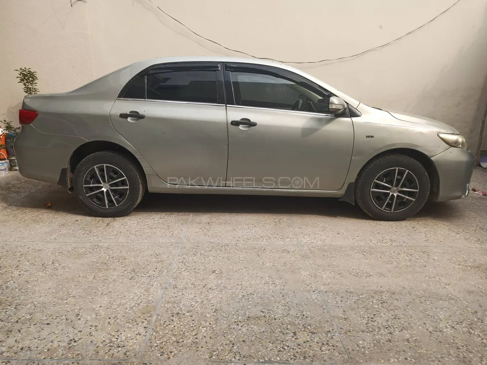 Toyota Corolla 2011 for Sale in Dera ismail khan Image-1