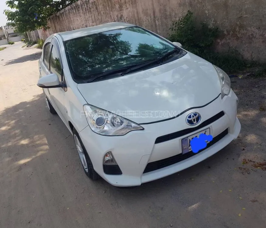 Toyota Aqua 2013 for Sale in Islamabad Image-1