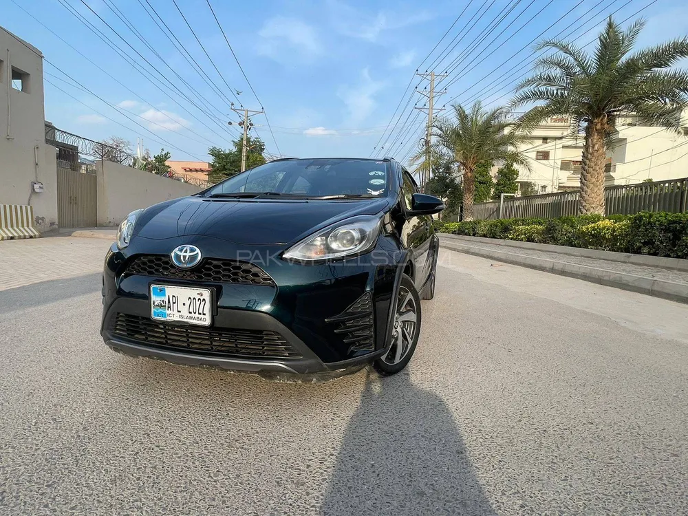 Toyota Aqua 2017 for Sale in Multan Image-1