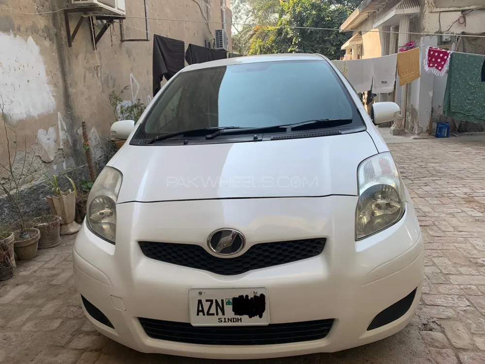 Toyota Vitz 2007 for Sale in D.G.Khan Image-1
