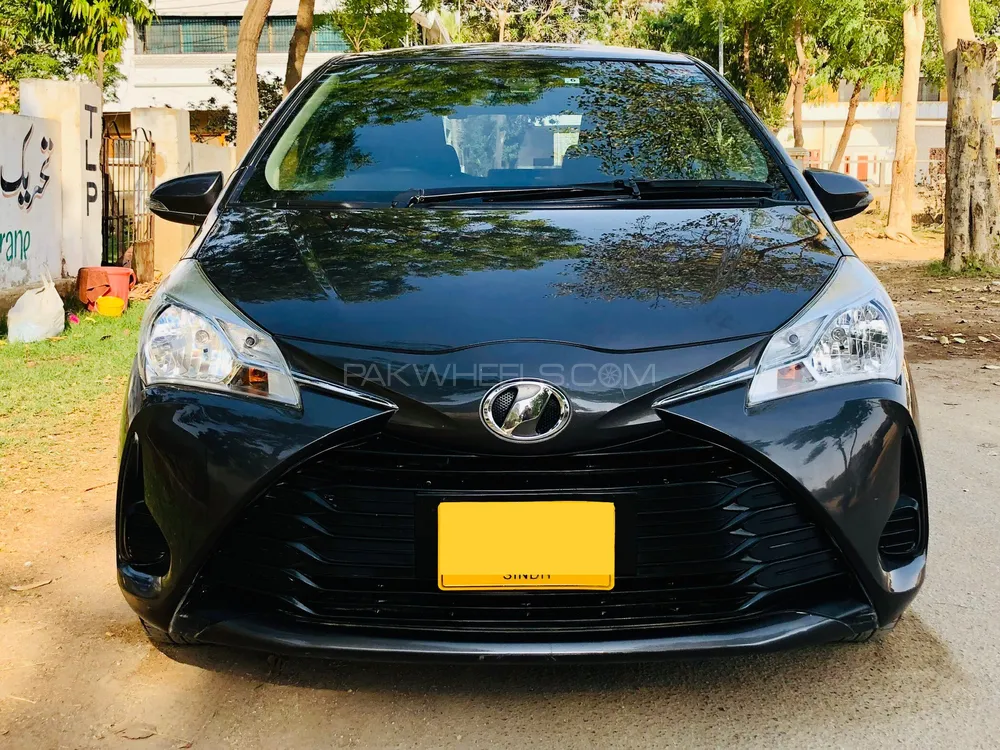 Toyota Vitz 2017 for Sale in Karachi Image-1